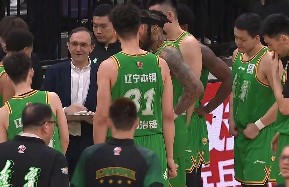 战瑞士5次扑救，卡塔尔门将阿布纳达当选世界杯全场最佳球员